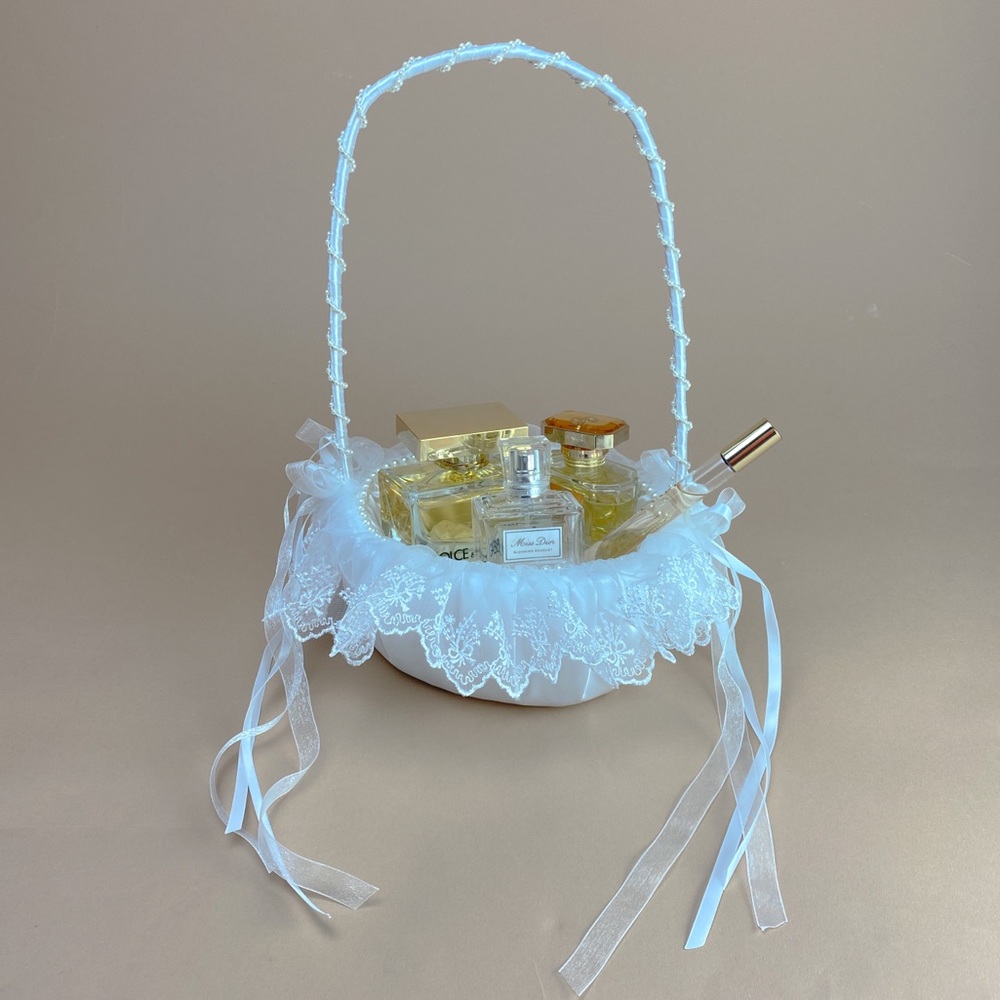 NWT white and pearl flower girl wedding basket!